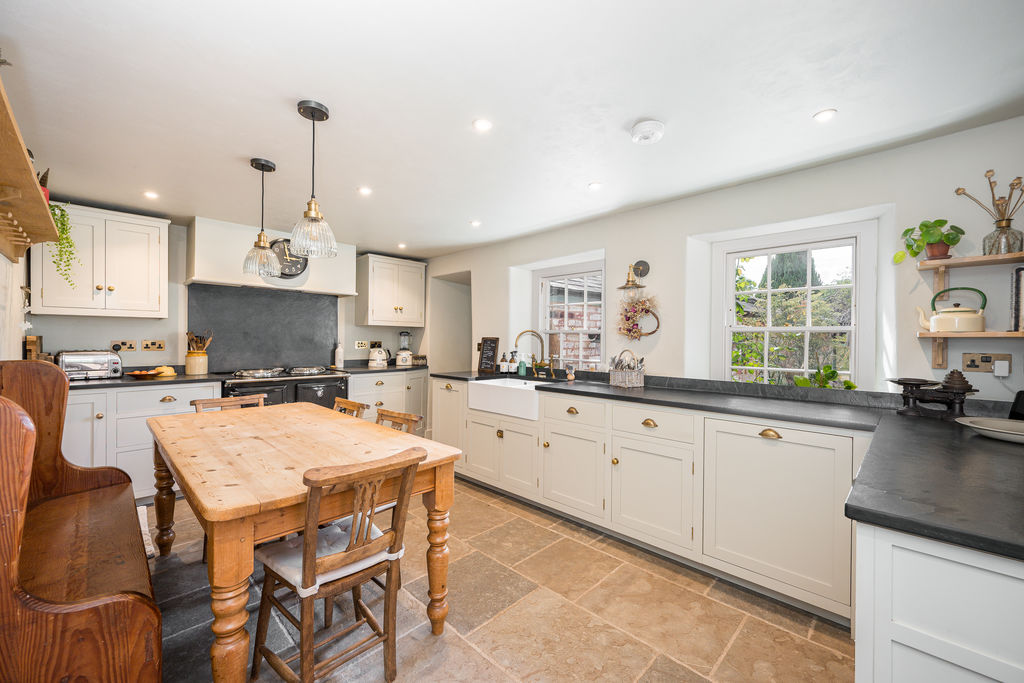 Kitchen- click for photo gallery